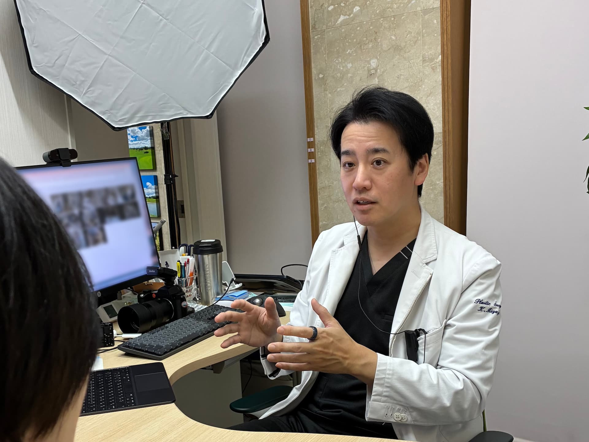 リノクリニック東銀座 宮崎院長 インタビューシーン