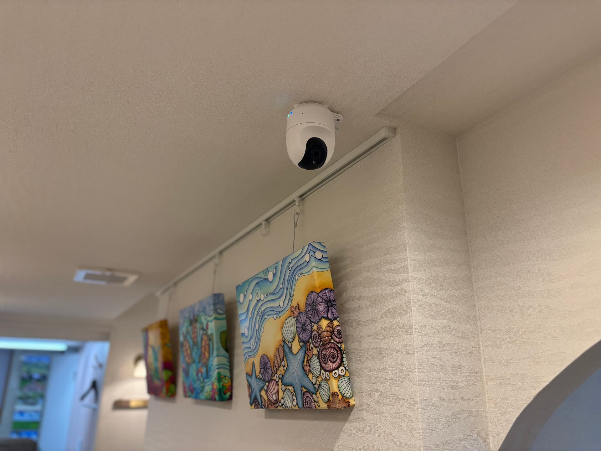 リノクリニック東銀座様 Safieの壁面設置型クラウドカメラの使用イメージ