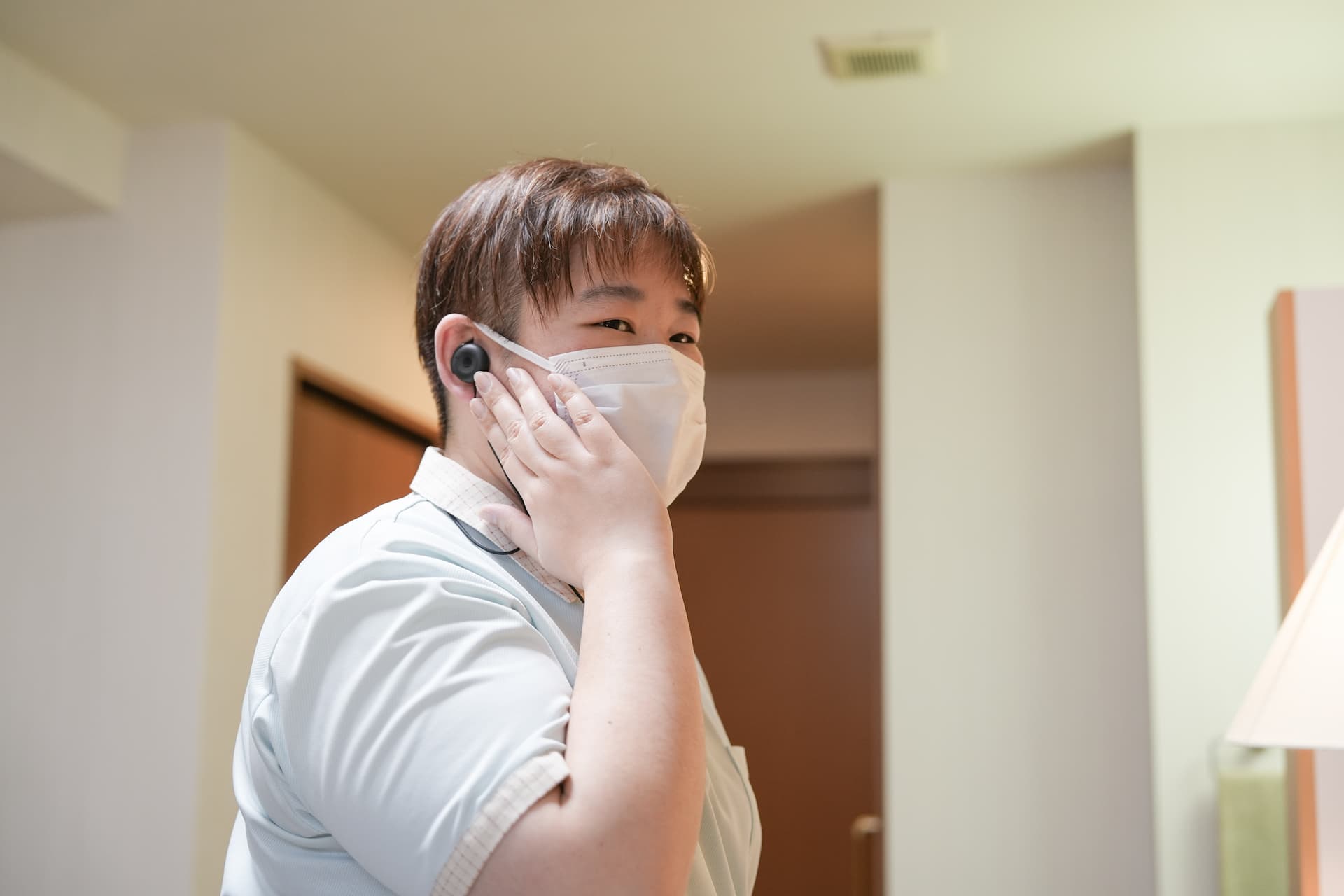 bonxboost着用の介護現場職員