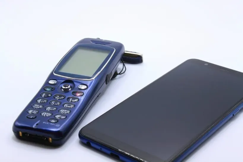 【販売直送】Ω XG1 3270 保証有 17年製 PHS電話機 WX01J A F 電池付 初期化済 ・祝10000！取引突破！ 携帯電話