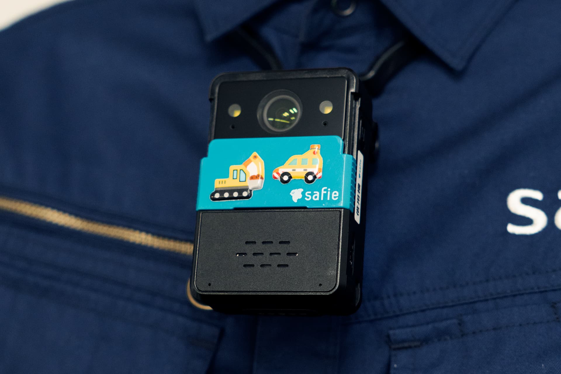 Safie Pocket2 Plusをネックマウントで首元に装着